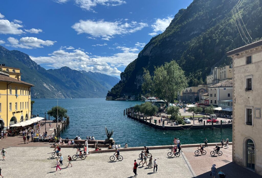 Op het Adige-fietspad naar het Gardameer © Austria Cycling Tours, Silvia Daniel Op het Adige-fietspad naar het Gardameer © Austria Cycling Tours, Silvia Daniel