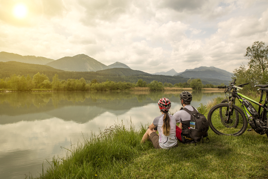 Discover the natural beauties of Carinthia's largest river on the Drau cycle path