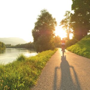 der mit 5 Sternen ausgezeichnete Drauradweg verbindet die Länder Italien, Österreich, Slowenien, Kroatien und Ungarn entland der Drau