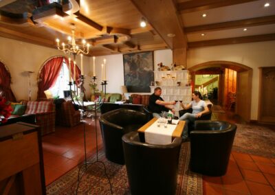 Entspannende Atmosphäre in der Kaminstube (c) Hotel Alber Entspannende Atmosphäre in der Kaminstube (c) Hotel Alber